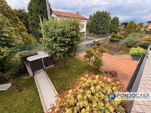 casa indipendente in vendita a Palazzolo sull'Oglio