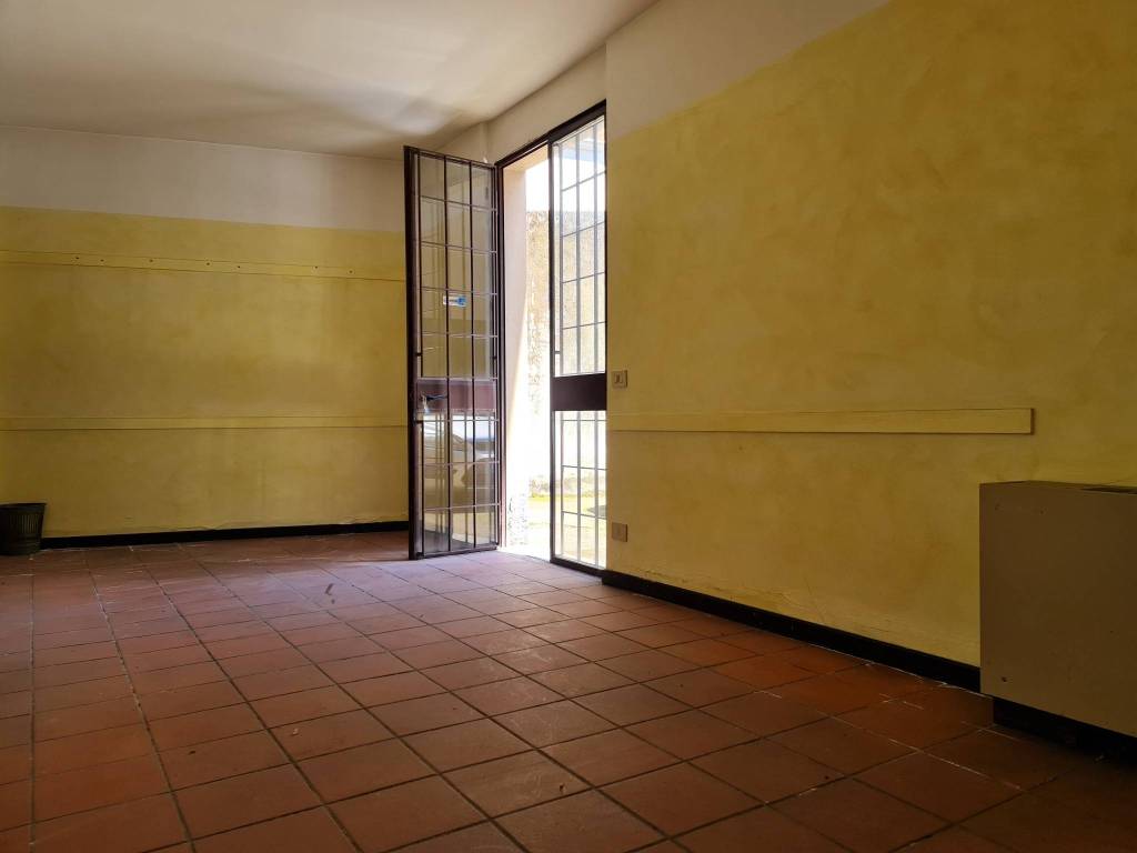 negozio in vendita a Palazzolo sull'Oglio