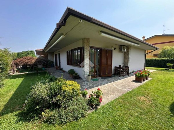 casa indipendente in vendita a Palazzolo sull'Oglio