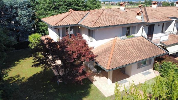 casa indipendente in vendita a Palazzolo sull'Oglio