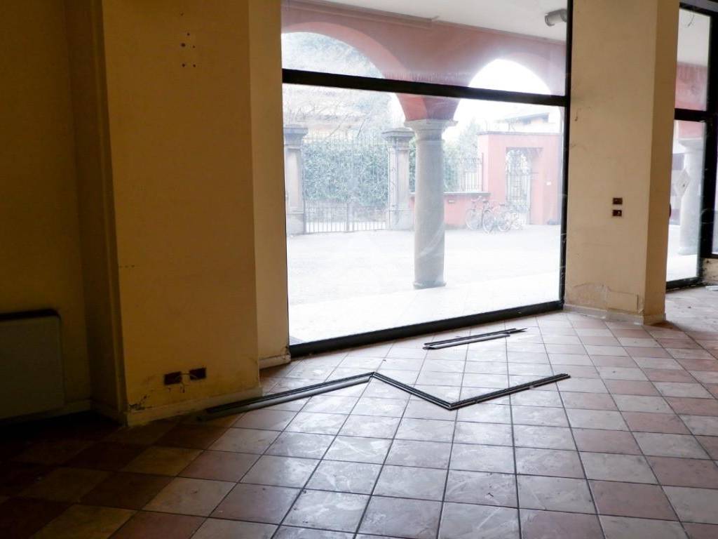 negozio in vendita a Palazzolo sull'Oglio