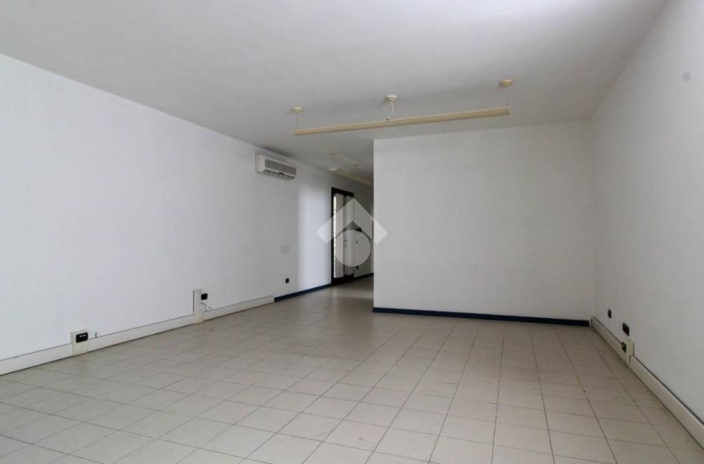 ufficio in vendita a Palazzolo sull'Oglio
