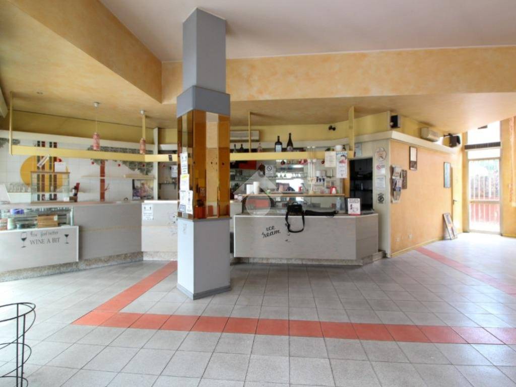 negozio in vendita a Palazzolo sull'Oglio