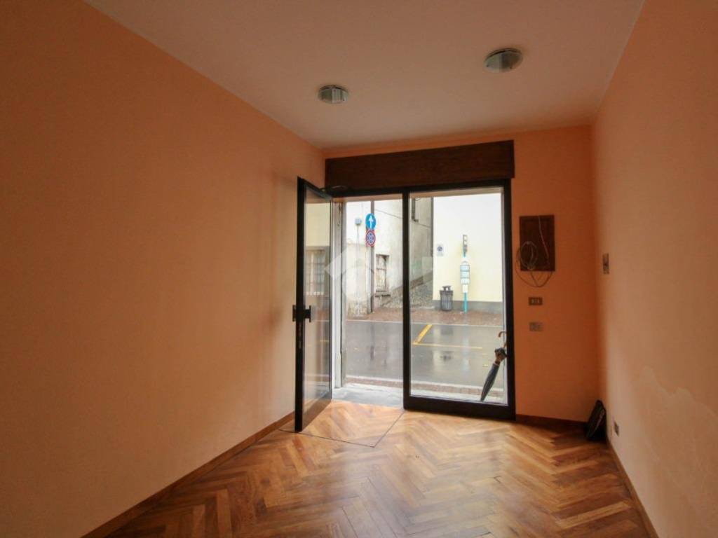 negozio in vendita a Palazzolo sull'Oglio