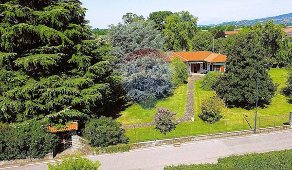 casa indipendente in vendita a Palazzolo sull'Oglio