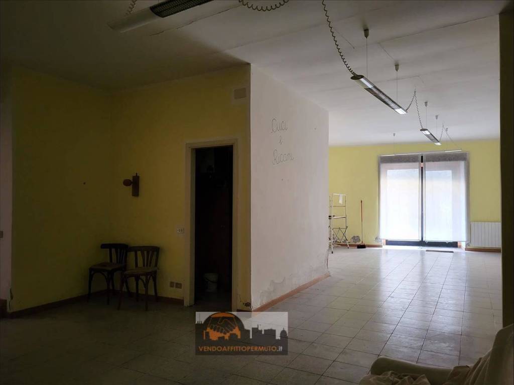 negozio in vendita a Palazzolo sull'Oglio