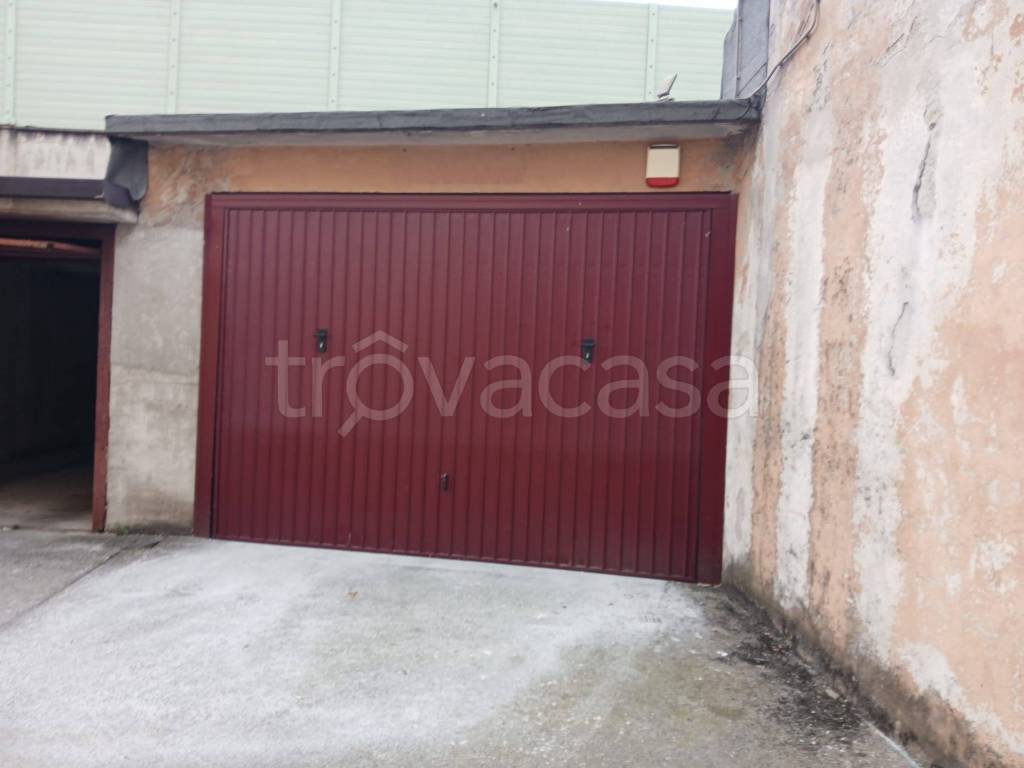 locale di sgombero in vendita a Palazzolo sull'Oglio