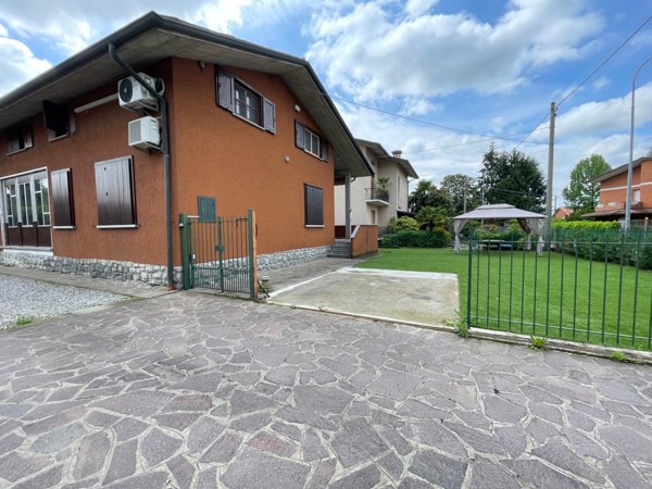 casa indipendente in vendita a Palazzolo sull'Oglio in zona San Pancrazio
