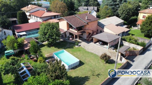 casa indipendente in vendita a Palazzolo sull'Oglio