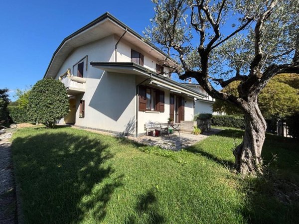casa indipendente in vendita a Palazzolo sull'Oglio