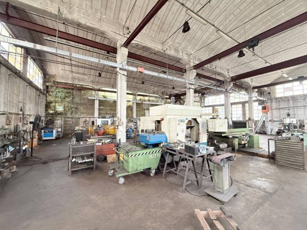 locale commerciale in vendita a Palazzolo sull'Oglio