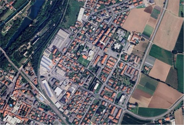 negozio in vendita a Palazzolo sull'Oglio