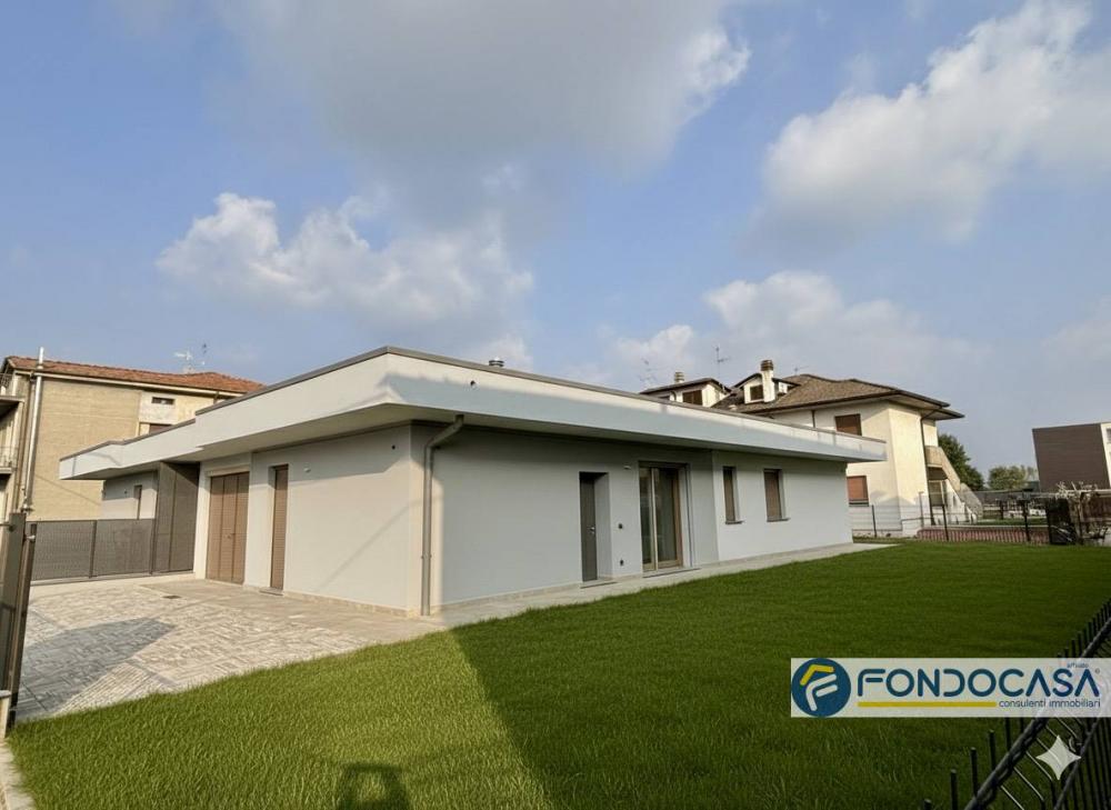 casa indipendente in vendita a Palazzolo sull'Oglio