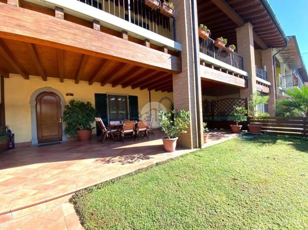 casa indipendente in vendita a Palazzolo sull'Oglio