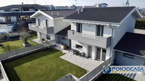 casa indipendente in vendita a Palazzolo sull'Oglio