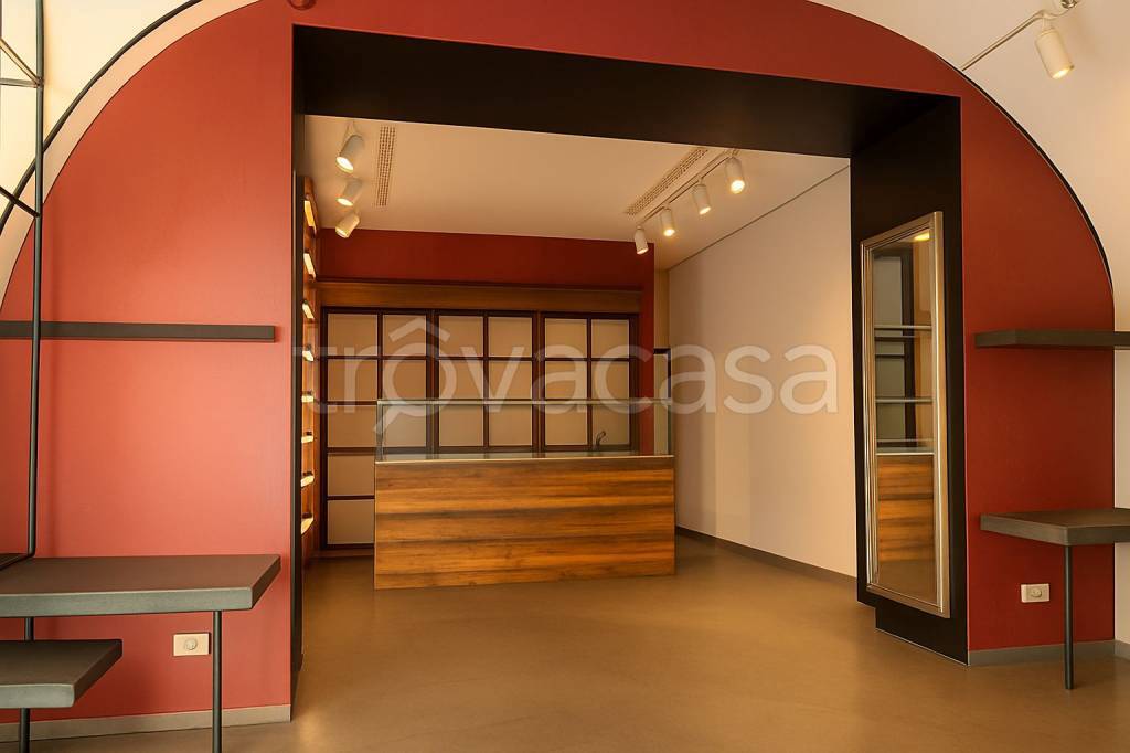 negozio in vendita a Palazzolo sull'Oglio