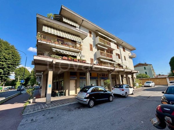 negozio in vendita a Palazzolo sull'Oglio