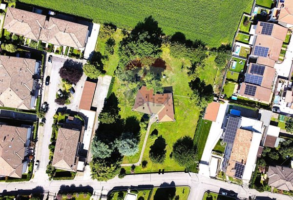 casa indipendente in vendita a Palazzolo sull'Oglio