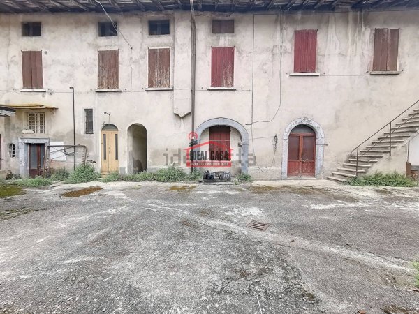 esavano in vendita a Palazzolo sull'Oglio
