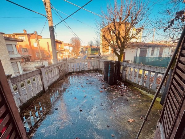 locale di sgombero in vendita a Palazzolo sull'Oglio