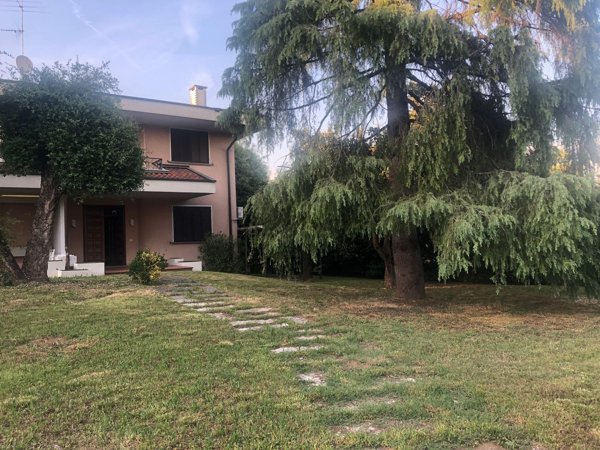 casa indipendente in vendita a Palazzolo sull'Oglio