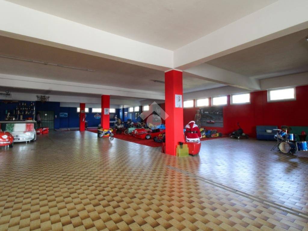 capannone in vendita a Palazzolo sull'Oglio