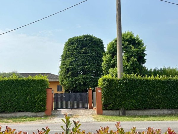 casa indipendente in vendita a Palazzolo sull'Oglio