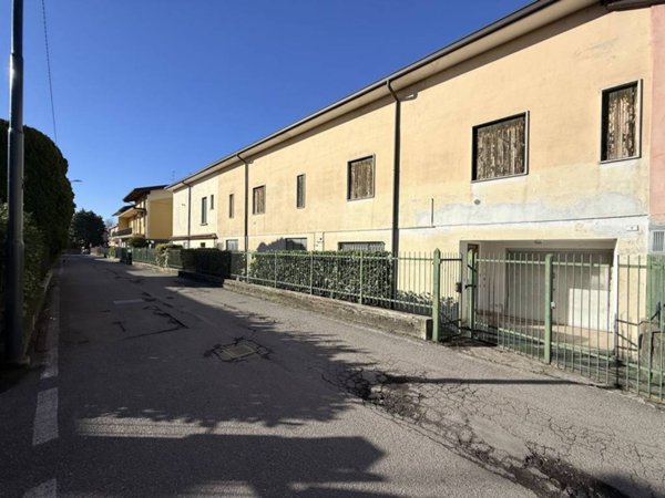 intera palazzina in vendita a Palazzolo sull'Oglio
