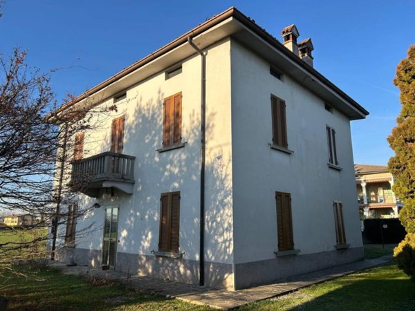 casa indipendente in vendita a Palazzolo sull'Oglio