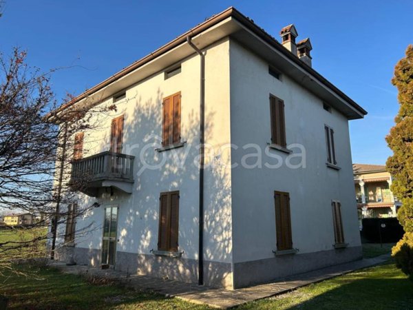 casa indipendente in vendita a Palazzolo sull'Oglio