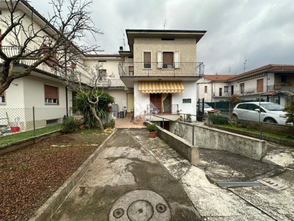 casa indipendente in vendita a Palazzolo sull'Oglio