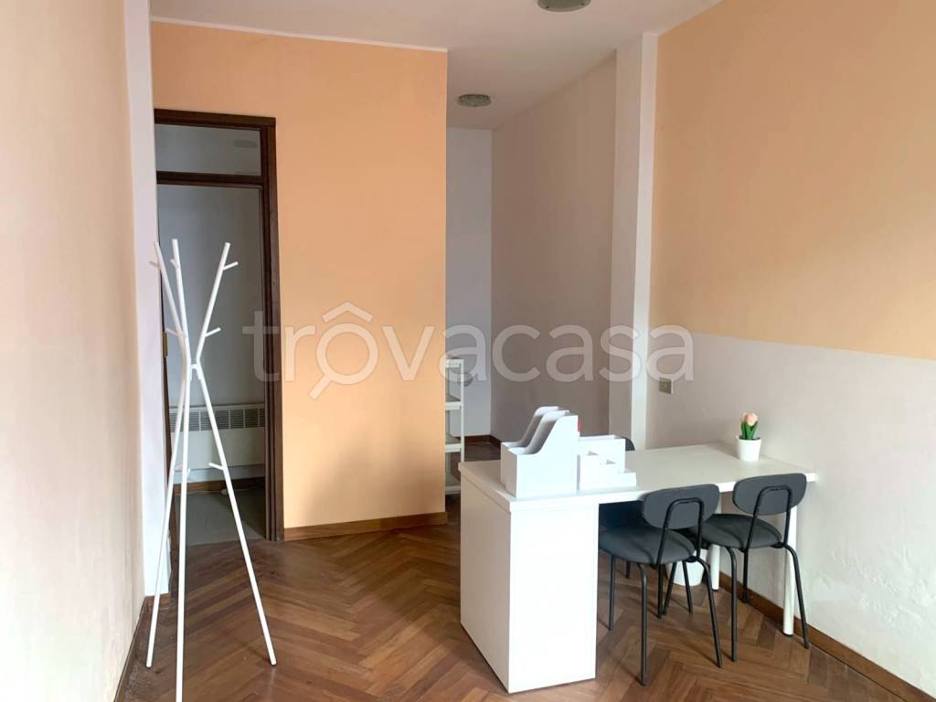 negozio in vendita a Palazzolo sull'Oglio