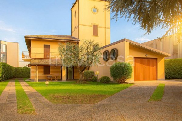 casa indipendente in vendita a Palazzolo sull'Oglio