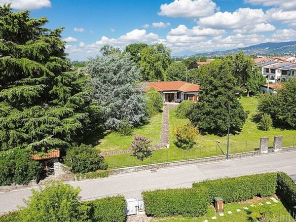 casa indipendente in vendita a Palazzolo sull'Oglio