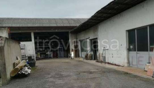 locale commerciale in vendita a Palazzolo sull'Oglio