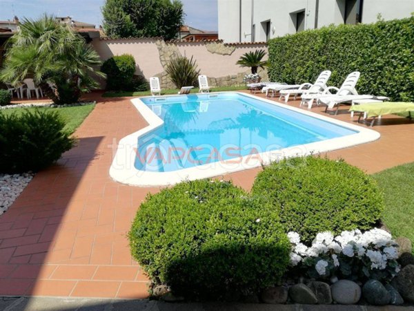 casa indipendente in vendita a Palazzolo sull'Oglio