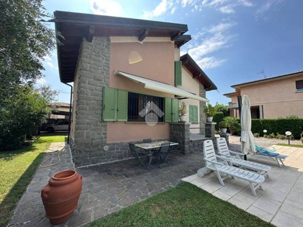 casa indipendente in vendita a Palazzolo sull'Oglio