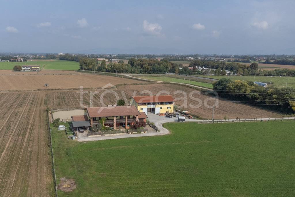 casa indipendente in vendita a Palazzolo sull'Oglio