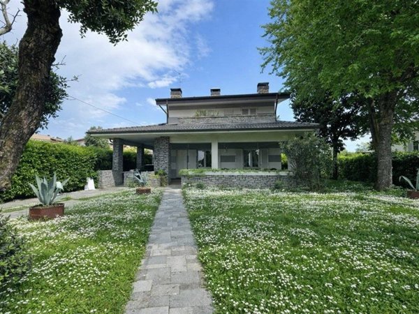casa indipendente in vendita a Palazzolo sull'Oglio