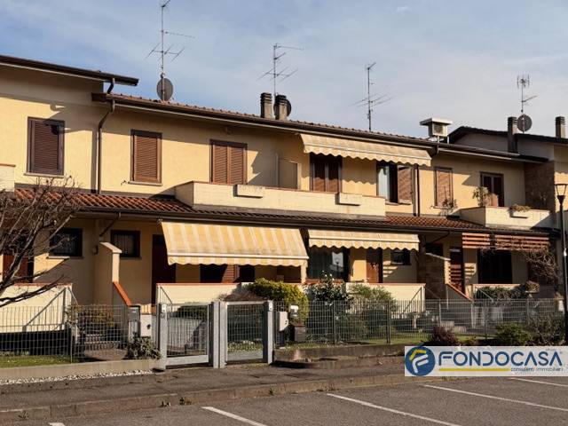 casa indipendente in vendita a Palazzolo sull'Oglio