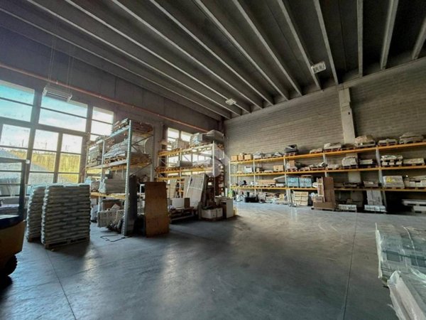 locale commerciale in vendita a Palazzolo sull'Oglio