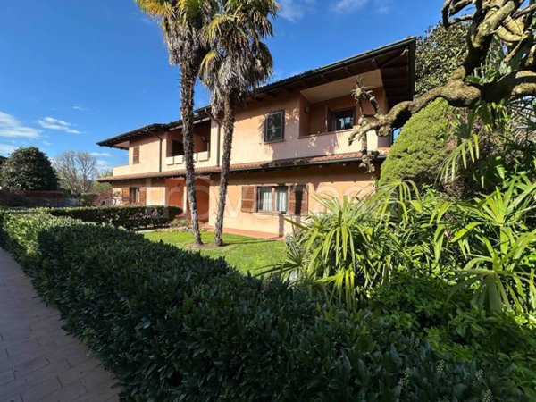casa indipendente in vendita a Palazzolo sull'Oglio