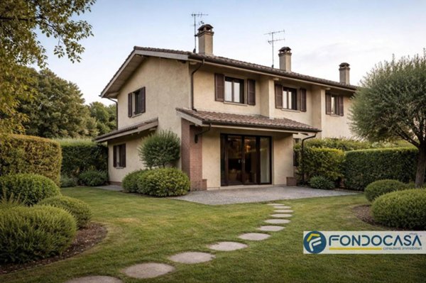 casa indipendente in vendita a Palazzolo sull'Oglio