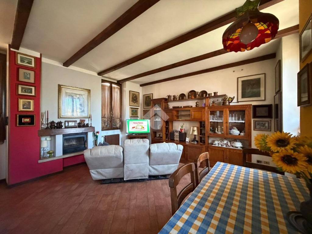 casa indipendente in vendita a Palazzolo sull'Oglio