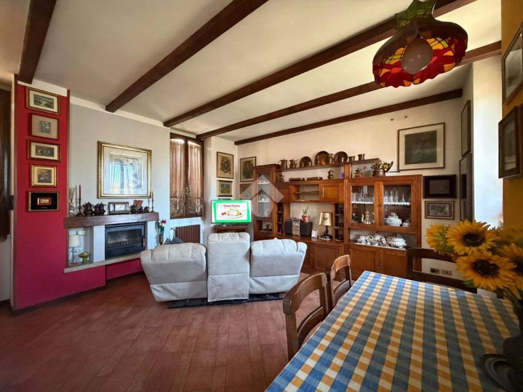 casa indipendente in vendita a Palazzolo sull'Oglio