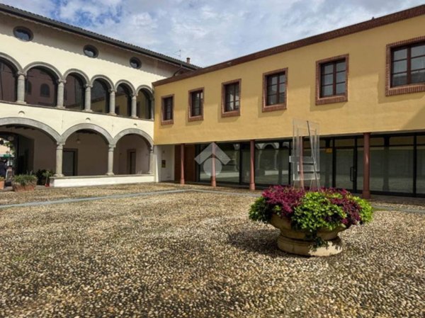ufficio in vendita a Palazzolo sull'Oglio