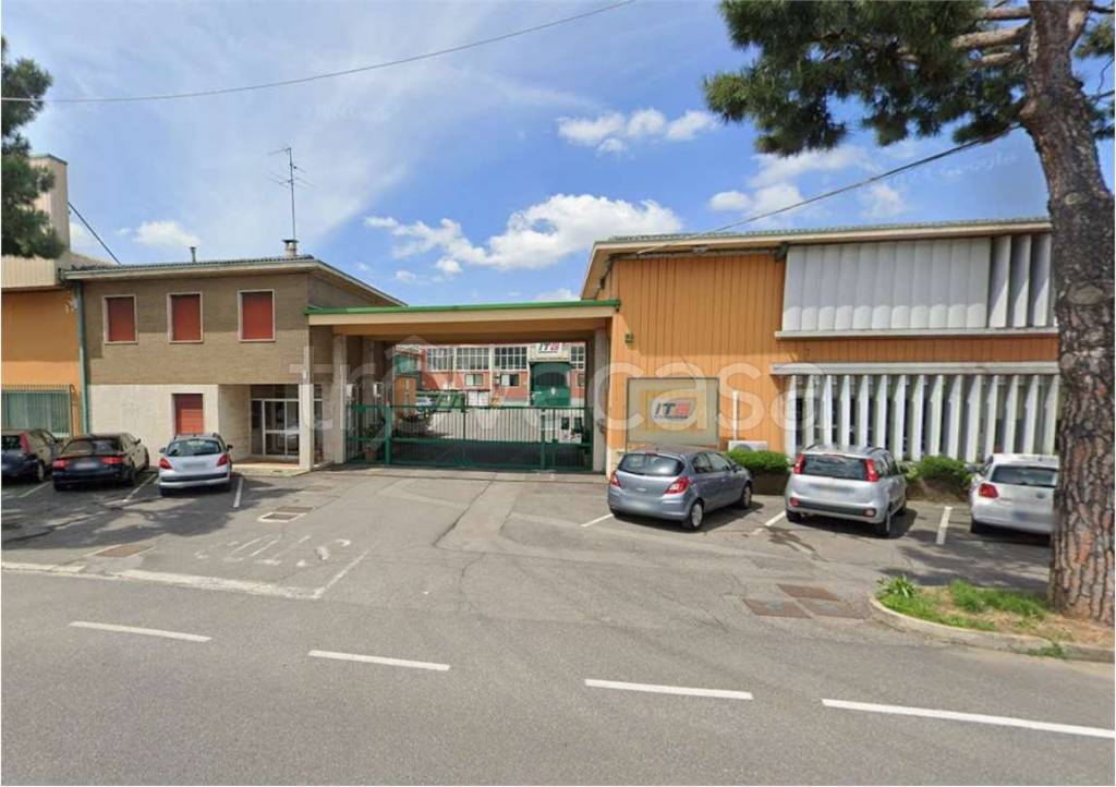 capannone in vendita a Palazzolo sull'Oglio