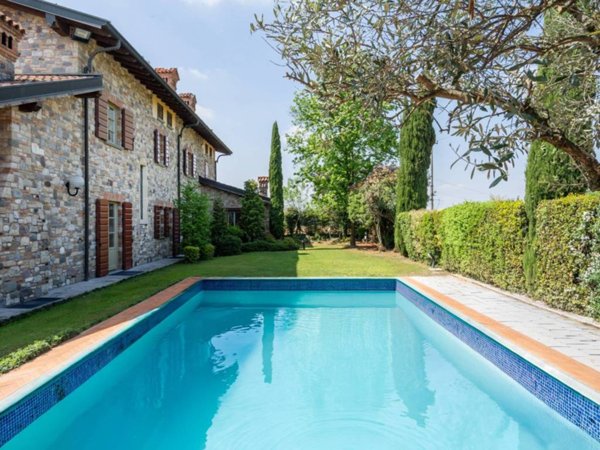 casa indipendente in vendita a Palazzolo sull'Oglio