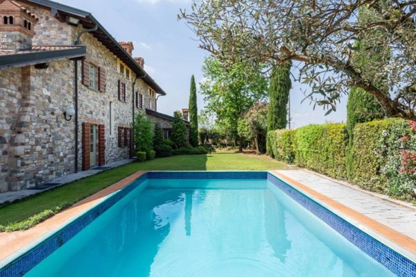 casa indipendente in vendita a Palazzolo sull'Oglio