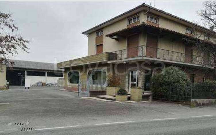 locale commerciale in vendita a Palazzolo sull'Oglio in zona San Pancrazio